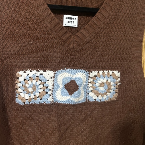 Cropped knit sweater vest - Picture 3 of 3